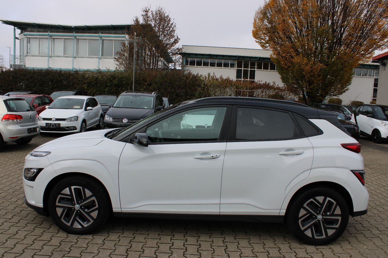 Fahrzeugabbildung Hyundai KONA Elektro 64kWh Kamera,PDC,LED,SHZ,LHZ