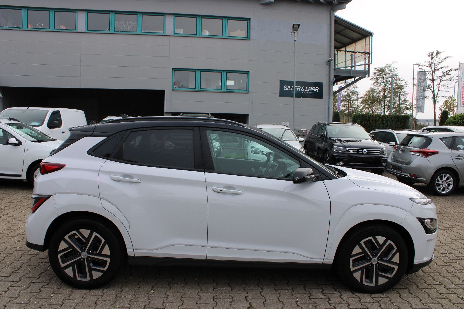 Fahrzeugabbildung Hyundai KONA Elektro 64kWh Kamera,PDC,LED,SHZ,LHZ