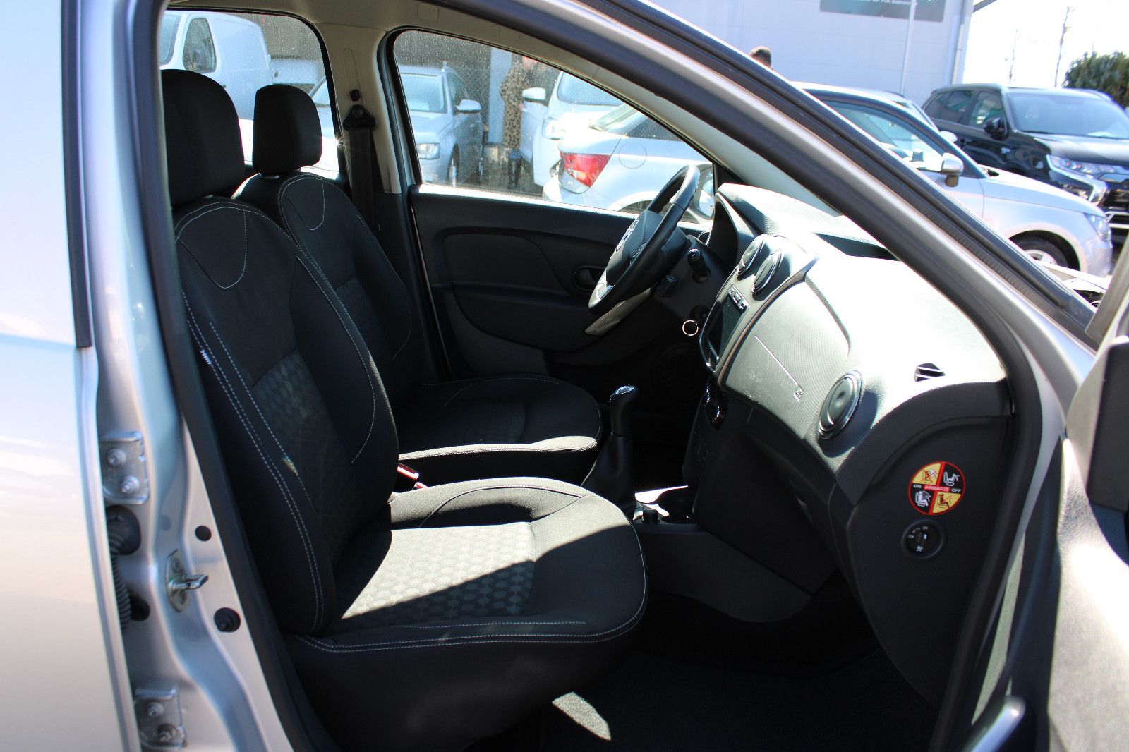 Fahrzeugabbildung Dacia Sandero TCe 90 Klima,PDC,Navi.