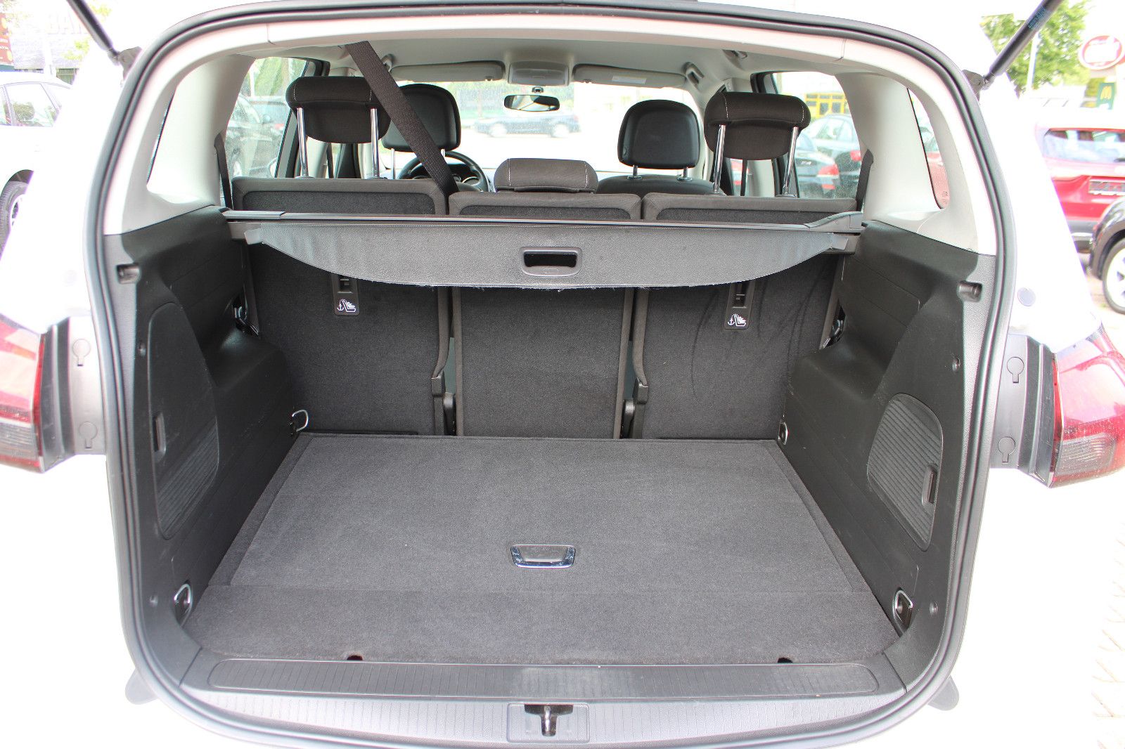 Fahrzeugabbildung Opel Zafira Tourer 1.6 CDTI PDC,Navi,SHZ,Tempomat