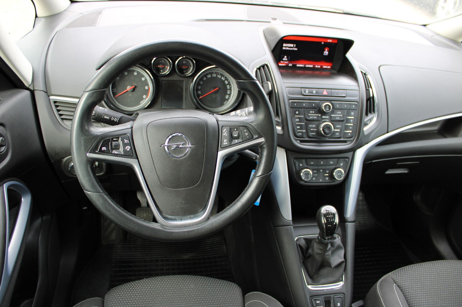 Fahrzeugabbildung Opel Zafira Tourer 1.6 CDTI PDC,Navi,SHZ,Tempomat