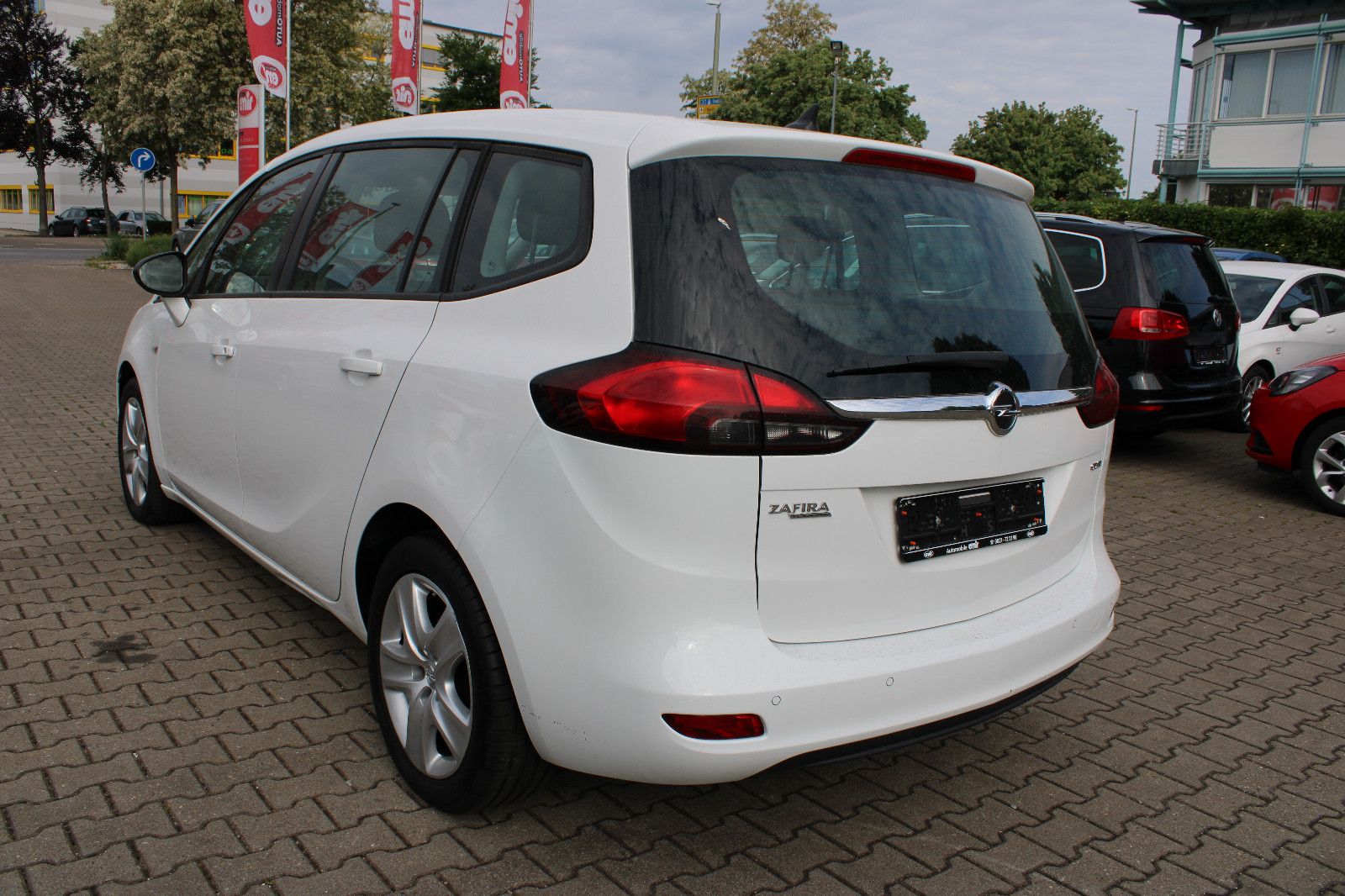 Fahrzeugabbildung Opel Zafira Tourer 1.6 CDTI PDC,Navi,SHZ,Tempomat