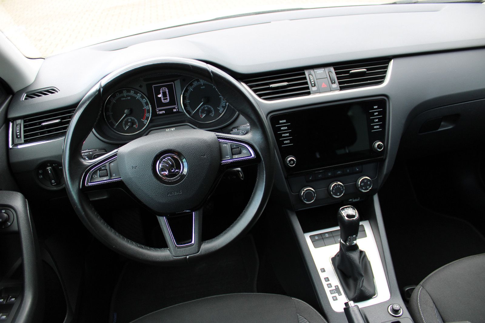 Fahrzeugabbildung SKODA Octavia 1.6 TDI DSG Combi Navi,SHZ,Standheizung