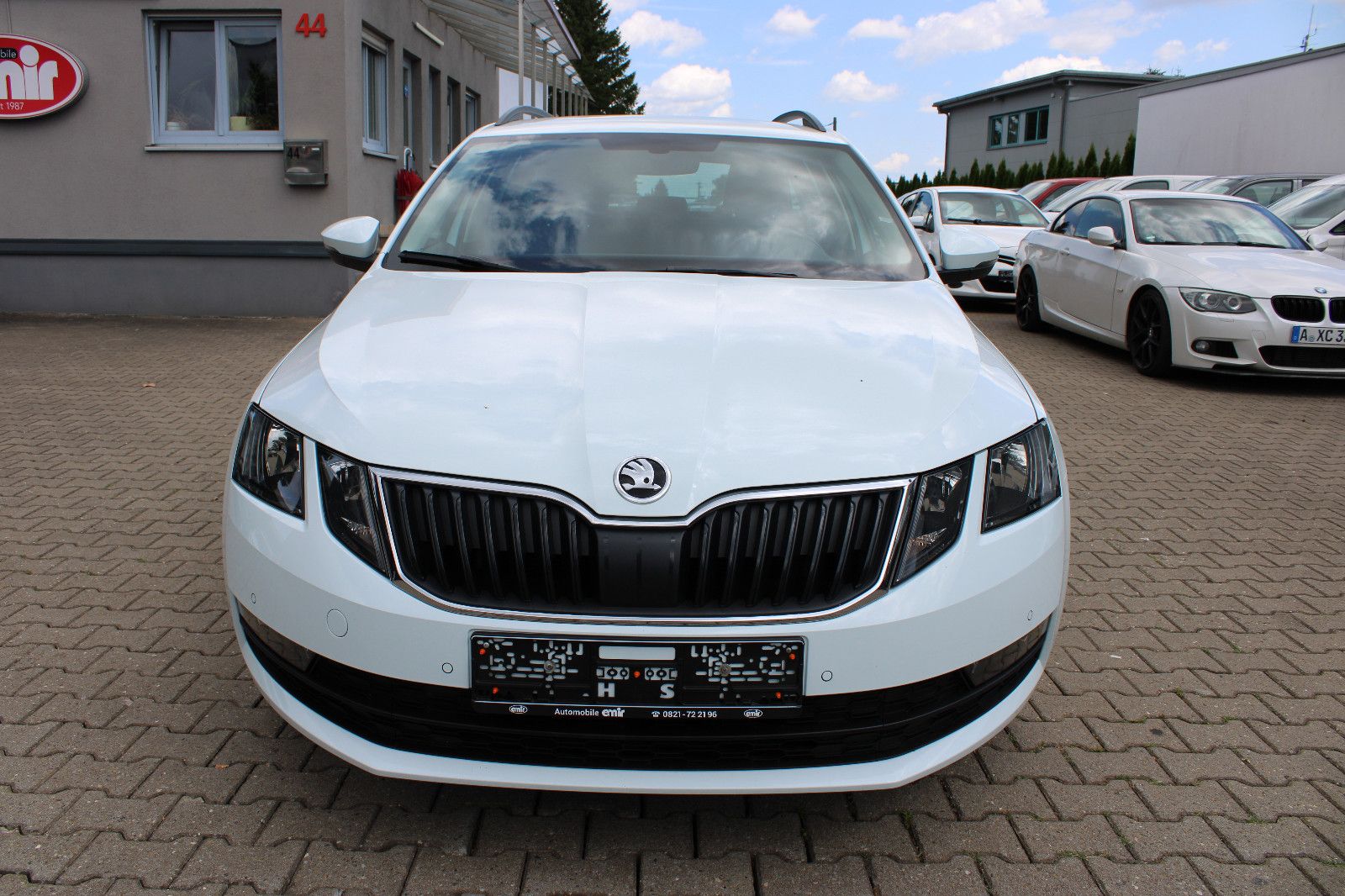 Fahrzeugabbildung SKODA Octavia 1.6 TDI DSG Combi Navi,SHZ,Standheizung