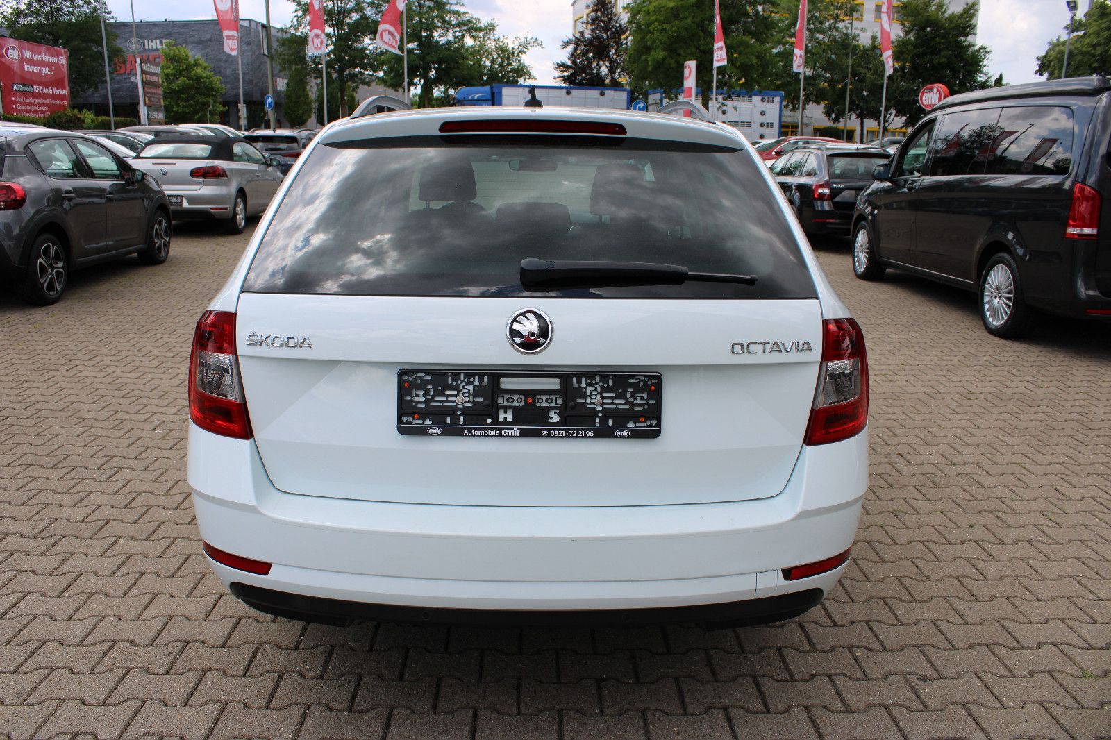 Fahrzeugabbildung SKODA Octavia 1.6 TDI DSG Combi Navi,SHZ,Standheizung