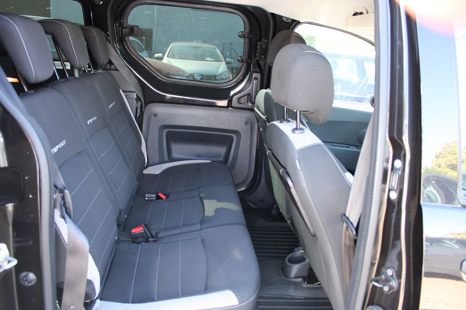 Fahrzeugabbildung Dacia Dokker SCe Stepway Navi,PDC,Tempomat