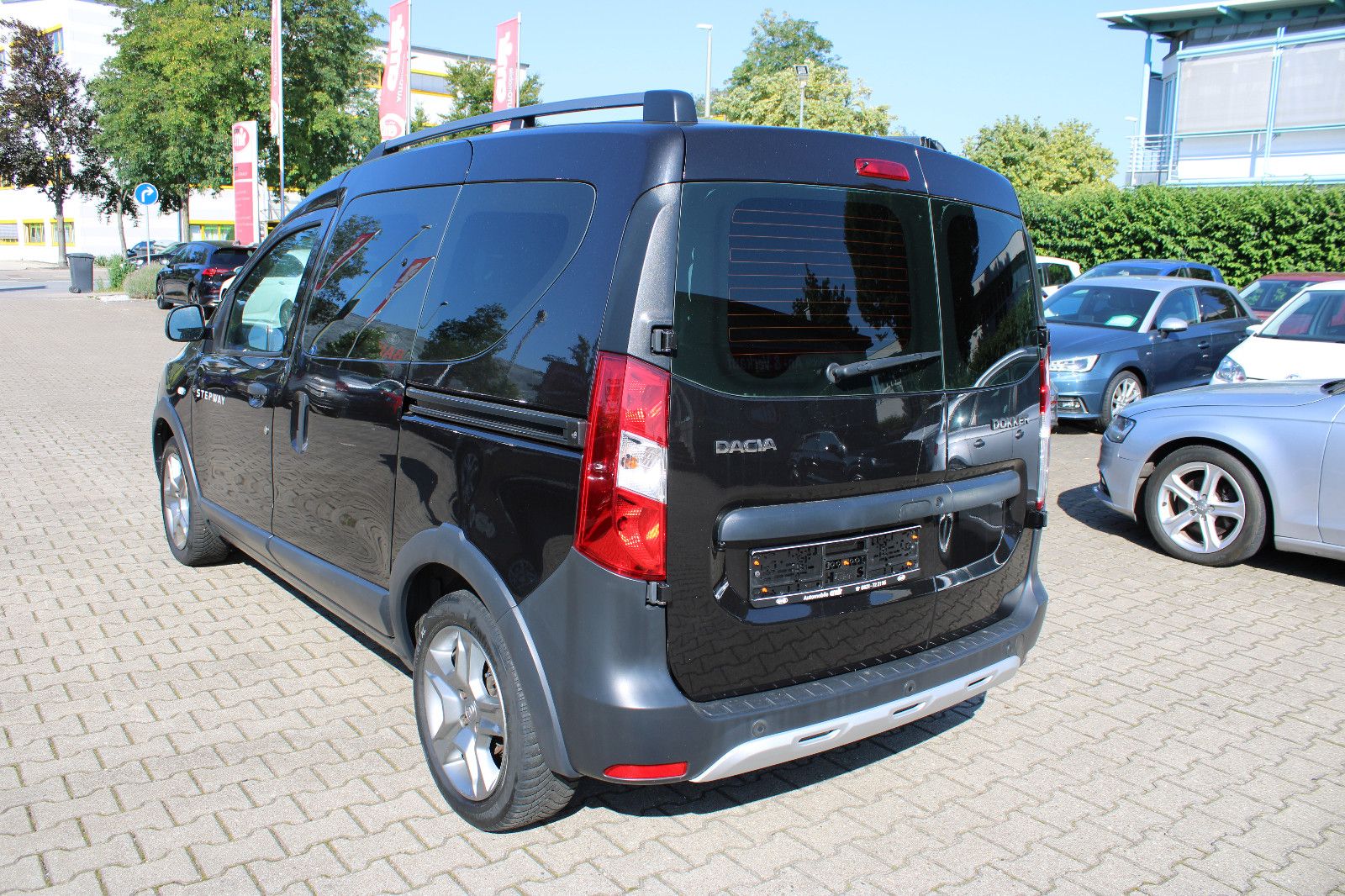 Fahrzeugabbildung Dacia Dokker SCe Stepway Navi,PDC,Tempomat