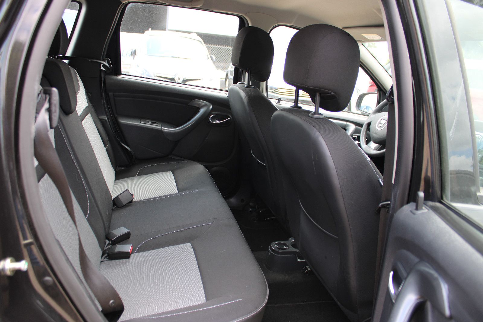 Fahrzeugabbildung Dacia Duster 1.6 SCe 115 4x2