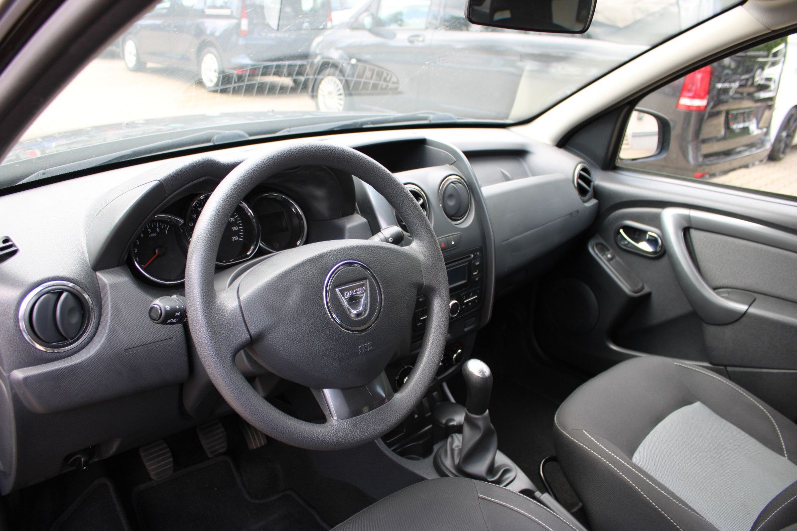 Fahrzeugabbildung Dacia Duster 1.6 SCe 115 4x2