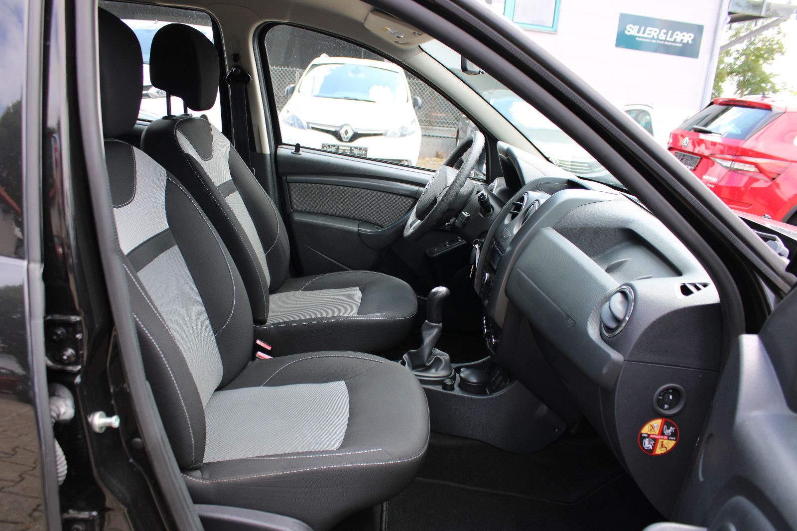 Fahrzeugabbildung Dacia Duster 1.6 SCe 115 4x2