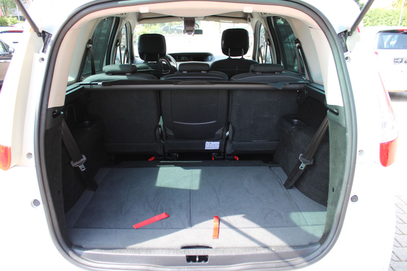 Fahrzeugabbildung Renault Grand Scenic Limited Navi,PDC,AHK,7.Sitz