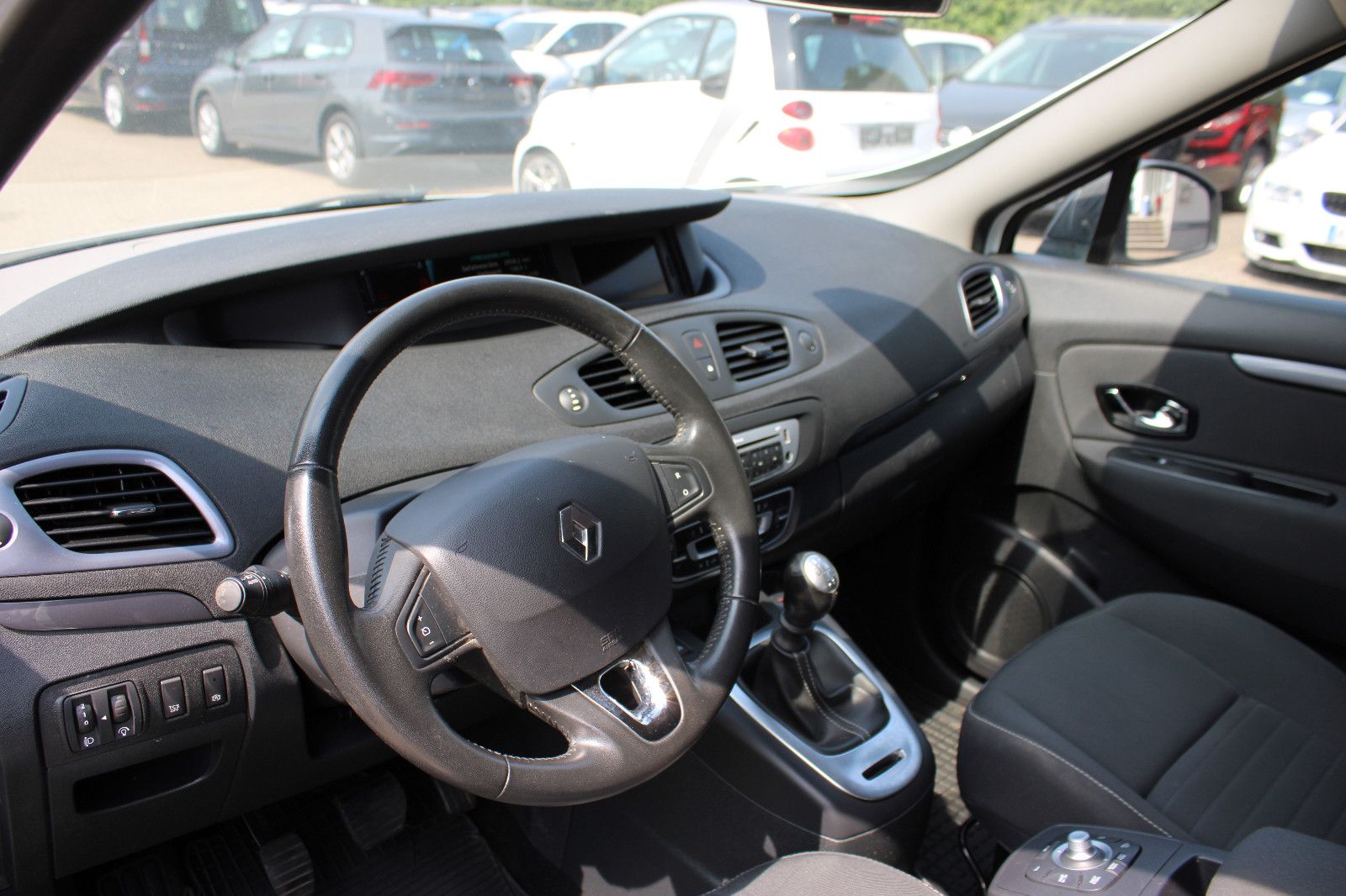 Fahrzeugabbildung Renault Grand Scenic Limited Navi,PDC,AHK,7.Sitz