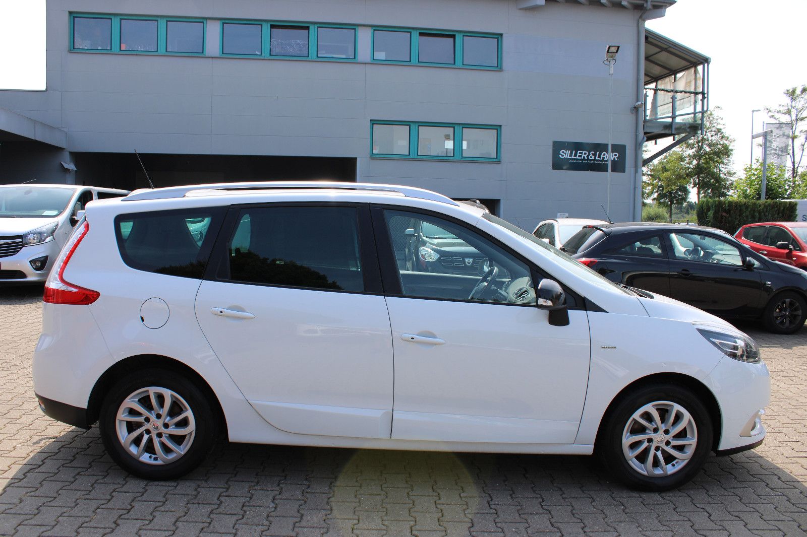 Fahrzeugabbildung Renault Grand Scenic Limited Navi,PDC,AHK,7.Sitz