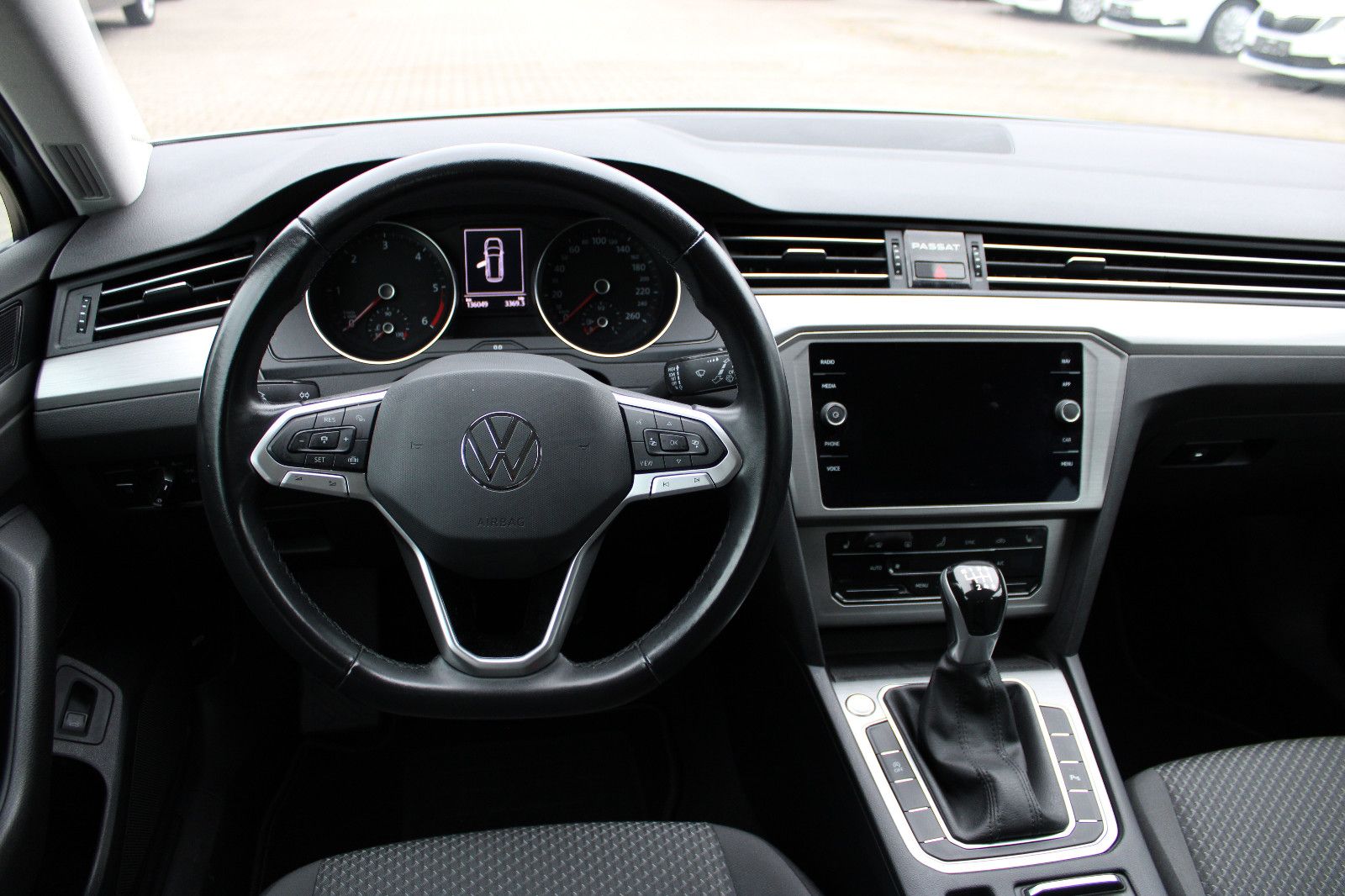 Fahrzeugabbildung Volkswagen Passat Variant 2.0 TDI Navi,SHZ,LED,PDC,ACC