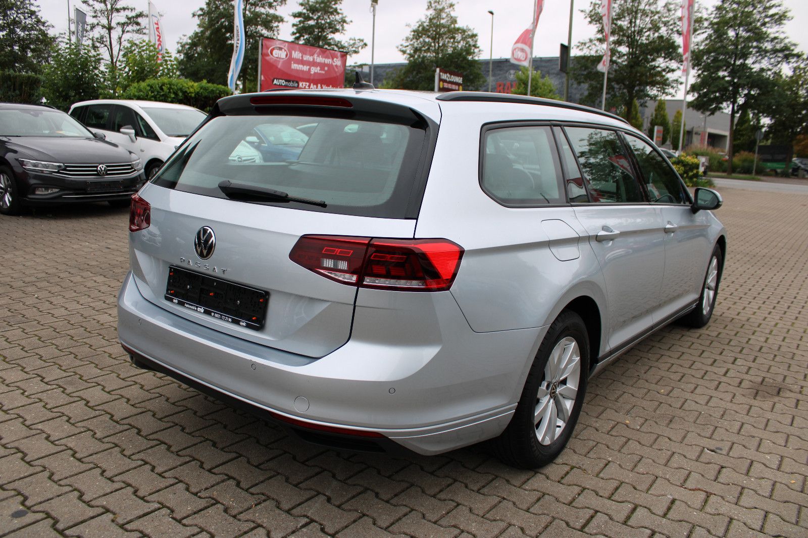 Fahrzeugabbildung Volkswagen Passat Variant 2.0 TDI Navi,SHZ,LED,PDC,ACC
