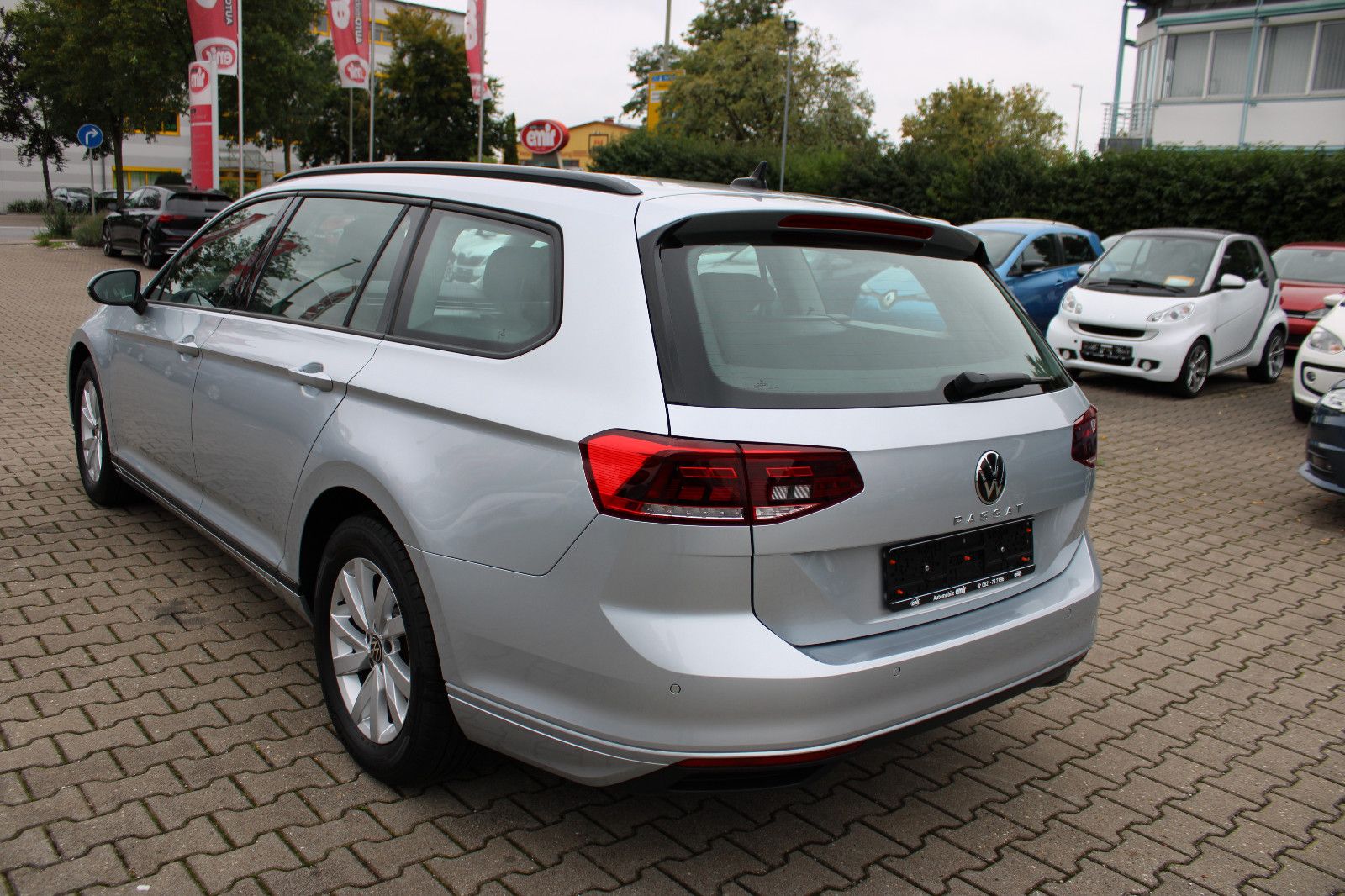 Fahrzeugabbildung Volkswagen Passat Variant 2.0 TDI Navi,SHZ,LED,PDC,ACC