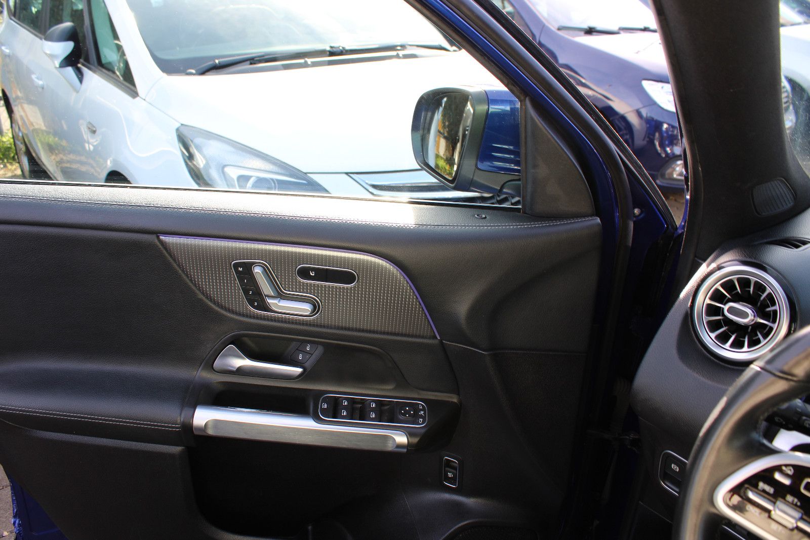 Fahrzeugabbildung Mercedes-Benz GLB 220 d 4MATIC 360°Kamera AHK,Navi,LED,