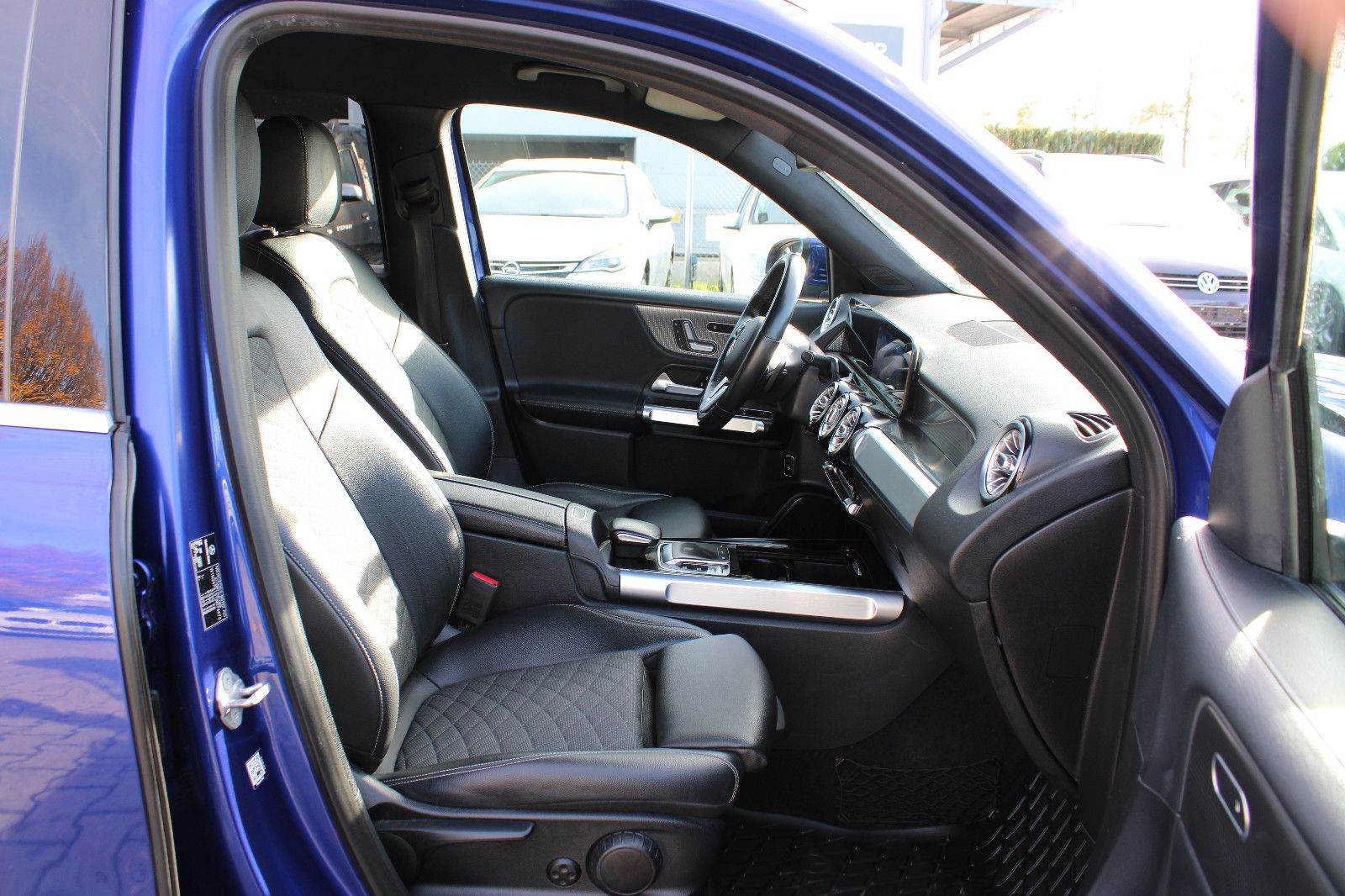 Fahrzeugabbildung Mercedes-Benz GLB 220 d 4MATIC 360°Kamera AHK,Navi,LED,