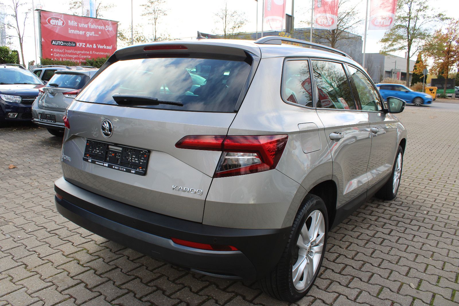 Fahrzeugabbildung SKODA Karoq 1.5 TSI DSG KamerNavi,PDC,AHK,Panorama,LED