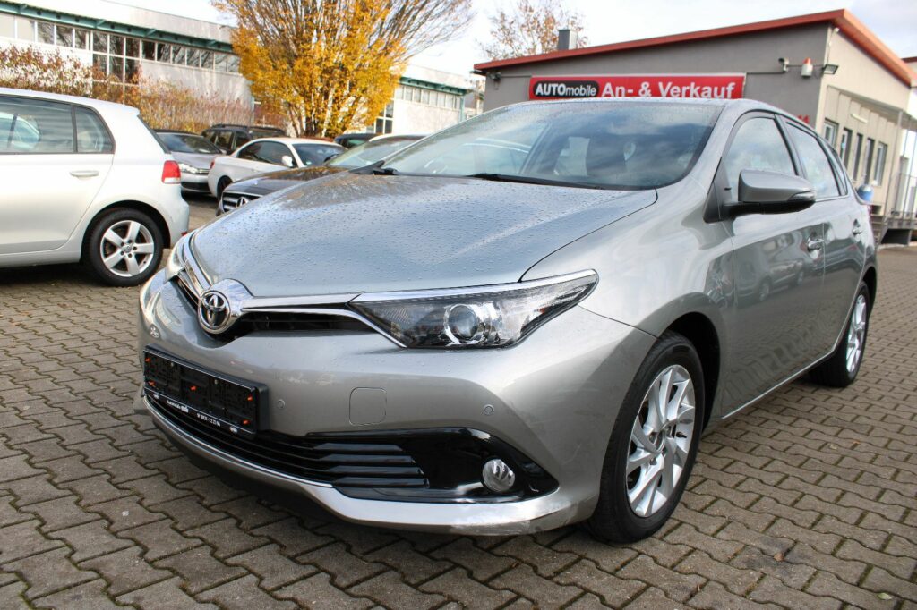 Toyota Auris 1,2-l-Turbo PDC,Kamera,LED