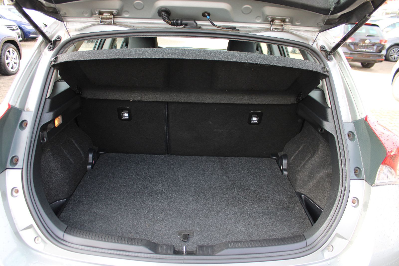 Fahrzeugabbildung Toyota Auris 1,2-l-Turbo PDC,Kamera,LED