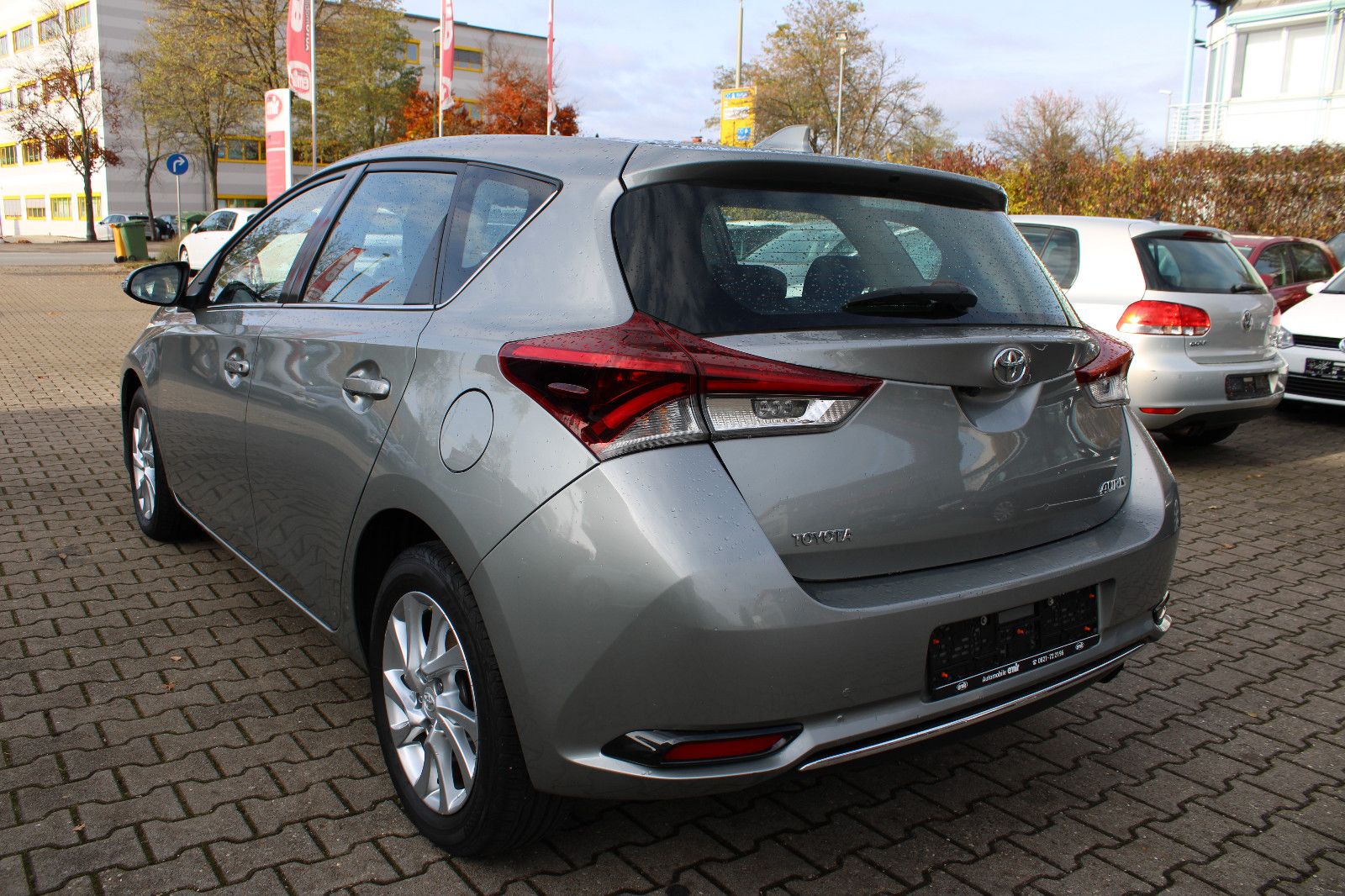 Fahrzeugabbildung Toyota Auris 1,2-l-Turbo PDC,Kamera,LED