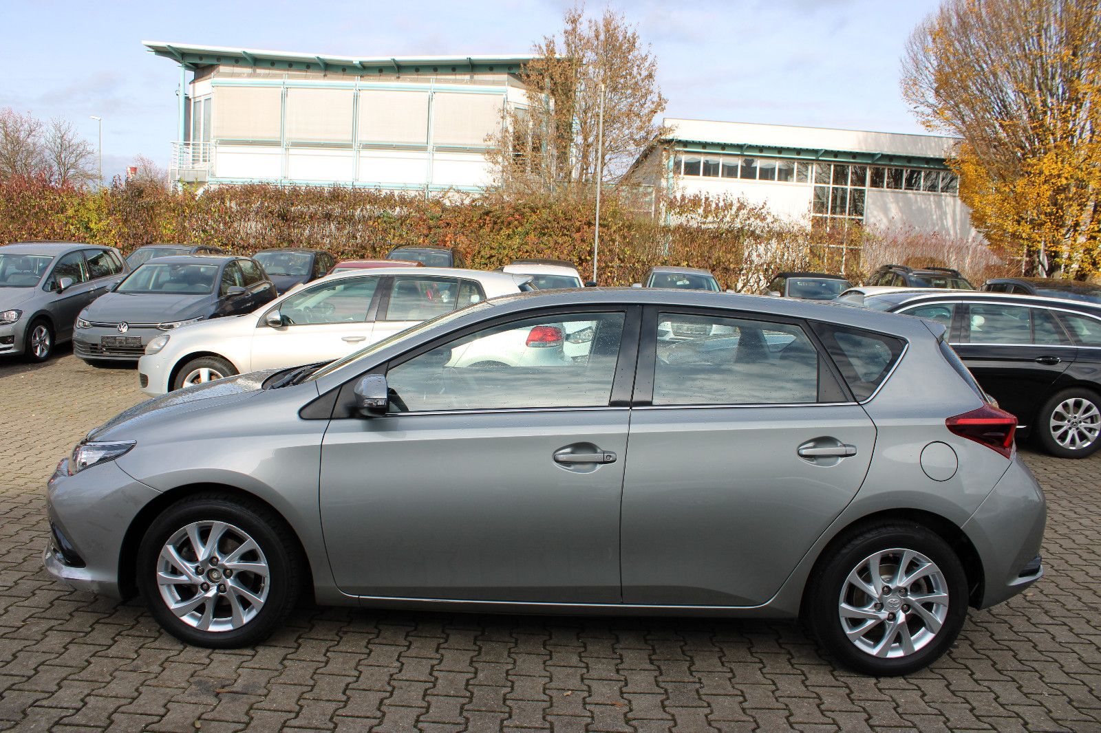 Fahrzeugabbildung Toyota Auris 1,2-l-Turbo PDC,Kamera,LED