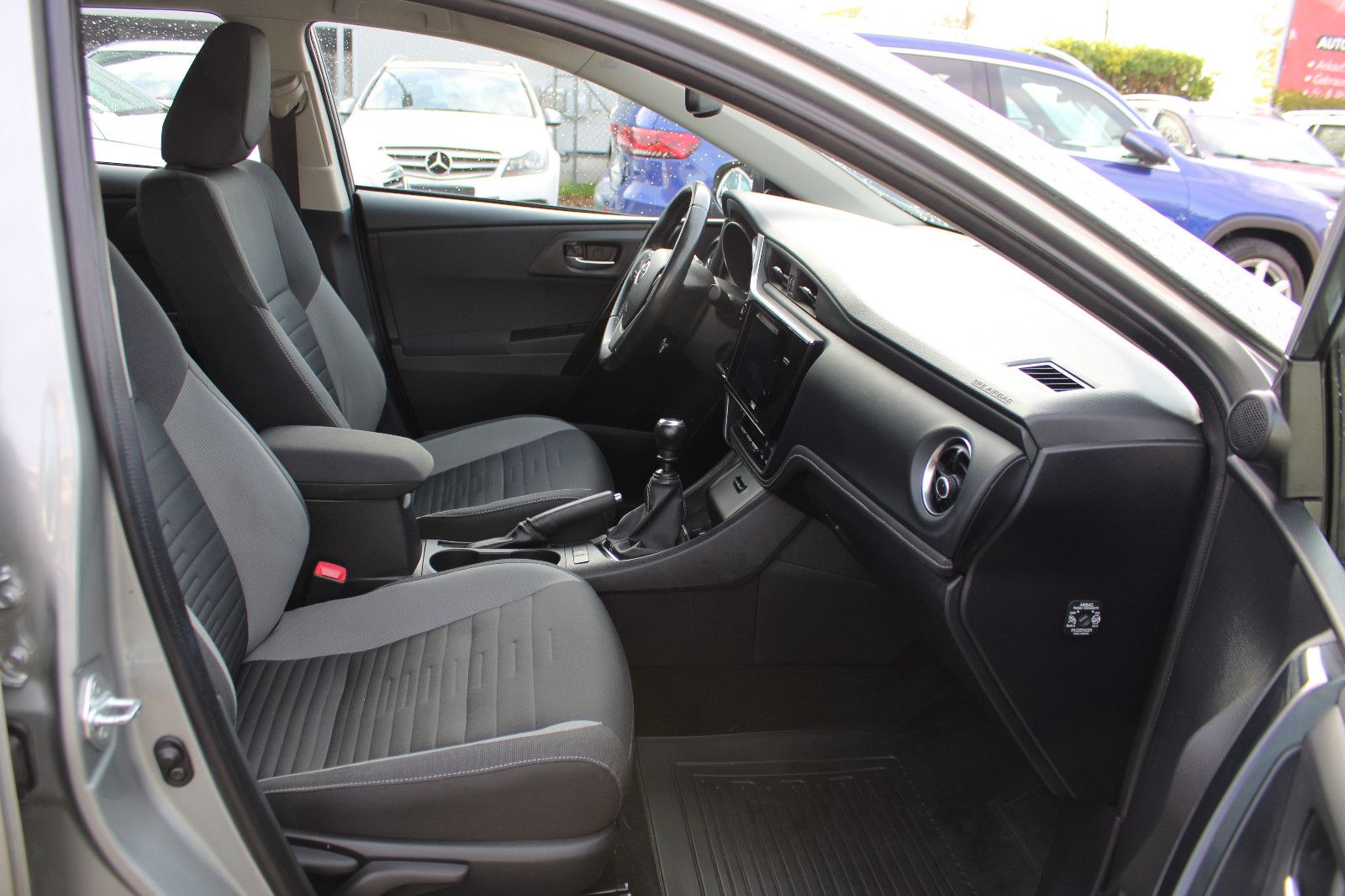 Fahrzeugabbildung Toyota Auris 1,2-l-Turbo PDC,Kamera,LED