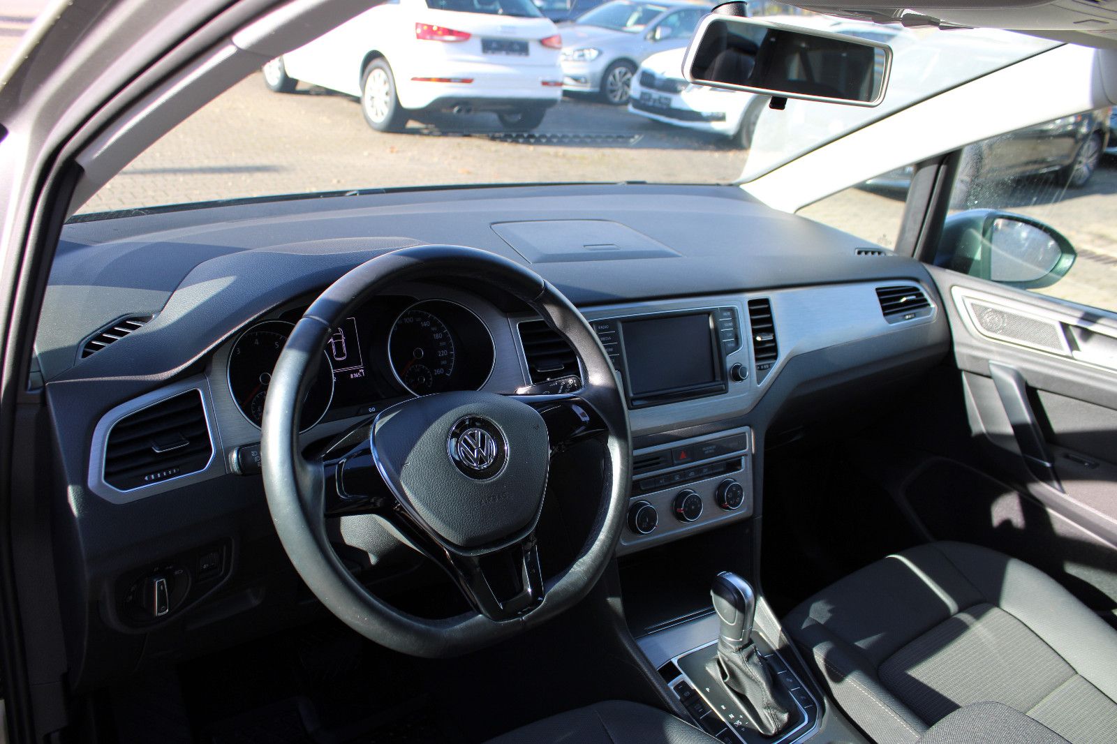 Fahrzeugabbildung Volkswagen Golf Sportsvan 1.2 TSI  DSG PDC,SHZ, Tüv neu