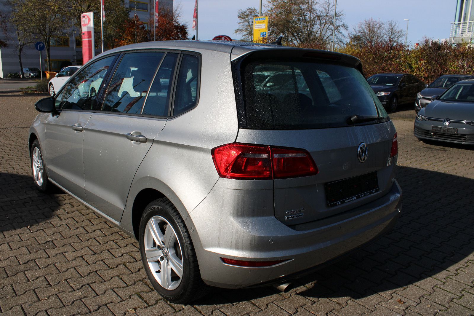 Fahrzeugabbildung Volkswagen Golf Sportsvan 1.2 TSI  DSG PDC,SHZ, Tüv neu