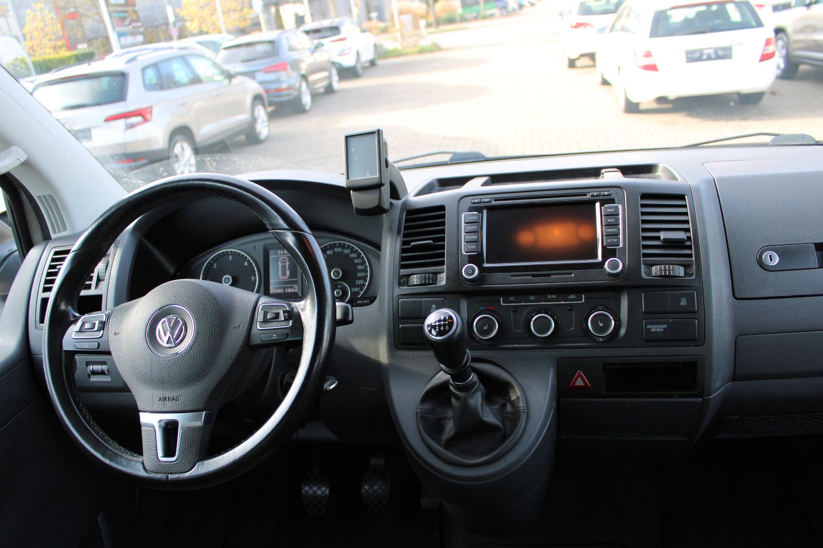 Fahrzeugabbildung Volkswagen T5 Multivan PDC,Schiebedach,AHK,SHZ,Navi