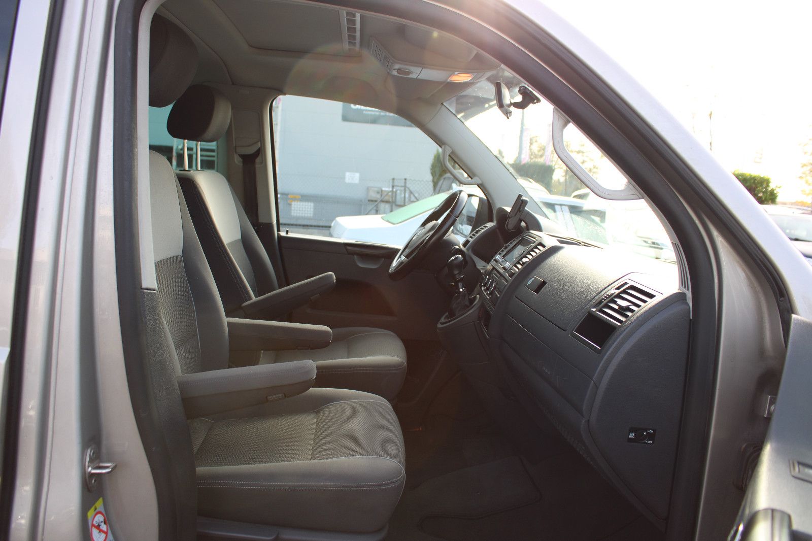 Fahrzeugabbildung Volkswagen T5 Multivan PDC,Schiebedach,AHK,SHZ,Navi