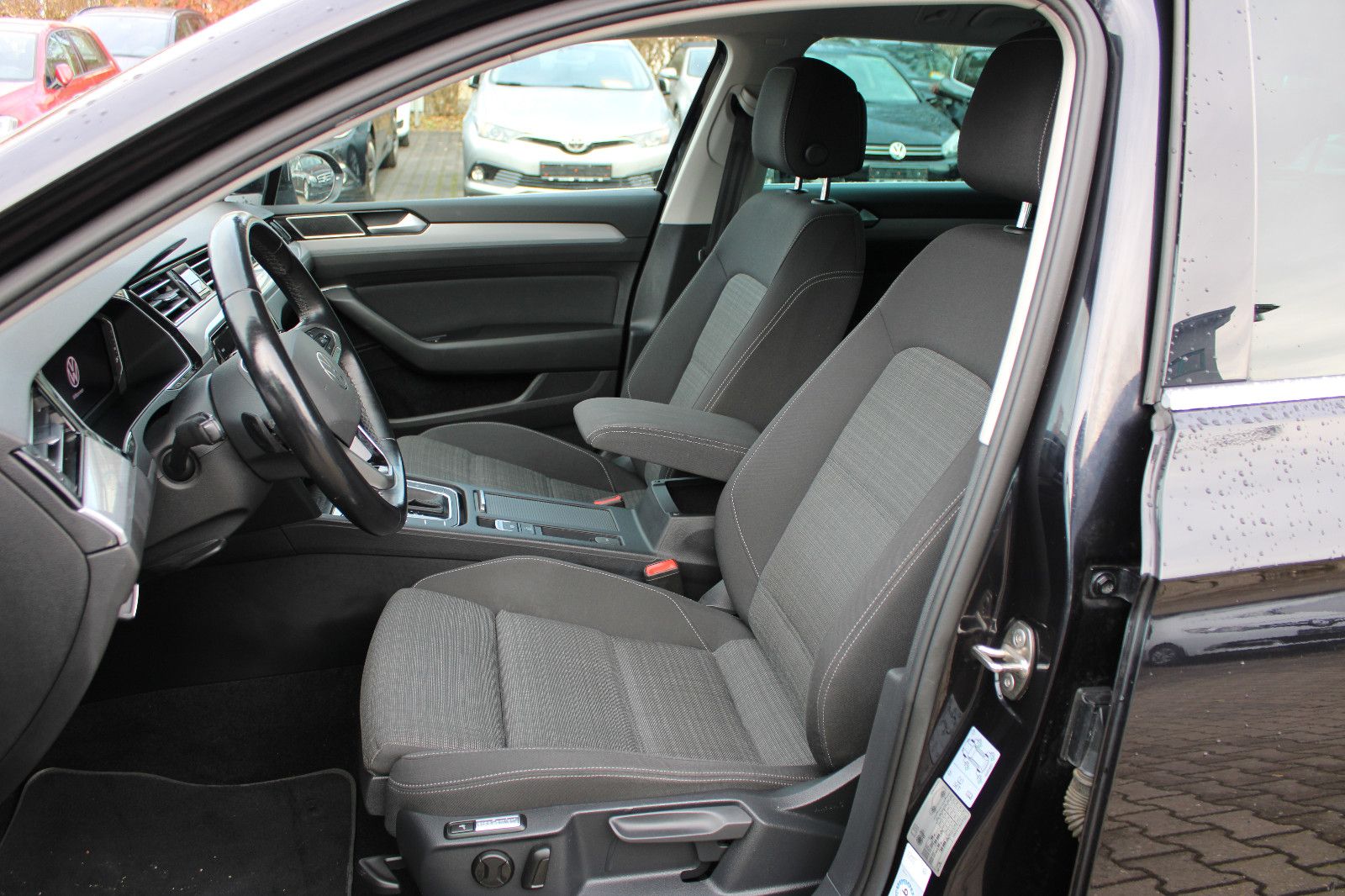 Fahrzeugabbildung Volkswagen Passat Variant 2.0 TDI DSG Kamera,Navi,PDC,AHK,L