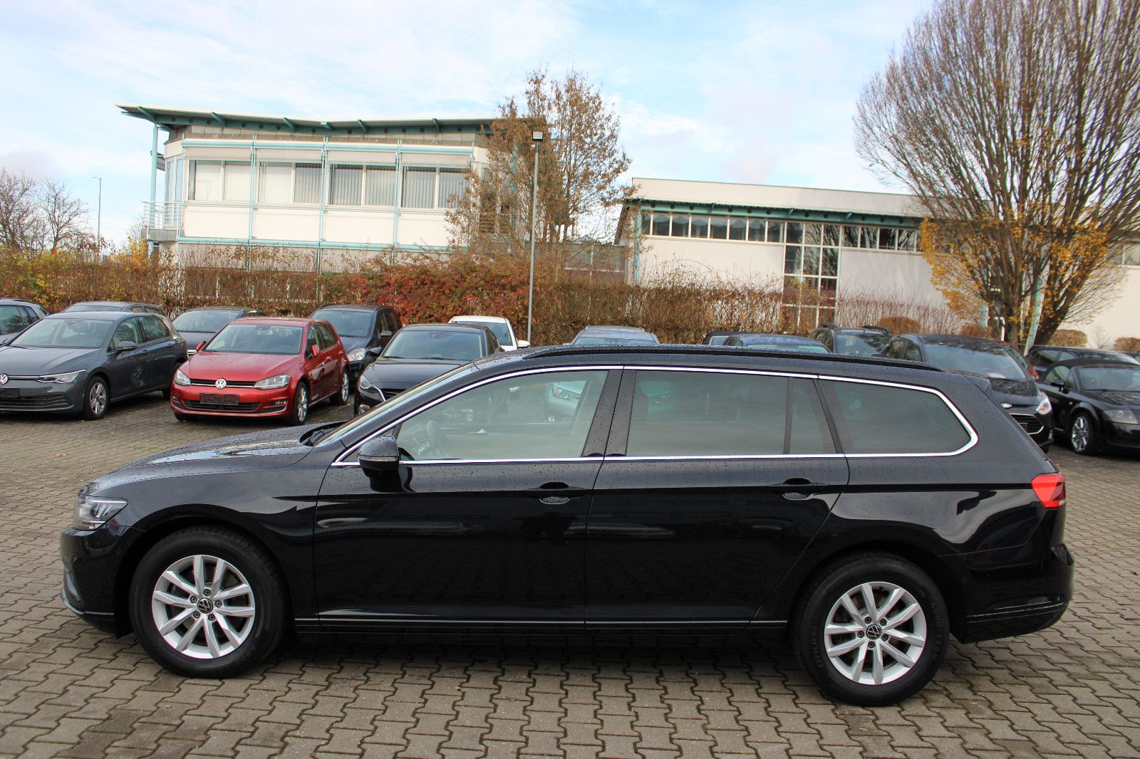 Fahrzeugabbildung Volkswagen Passat Variant 2.0 TDI DSG Kamera,Navi,PDC,AHK,L