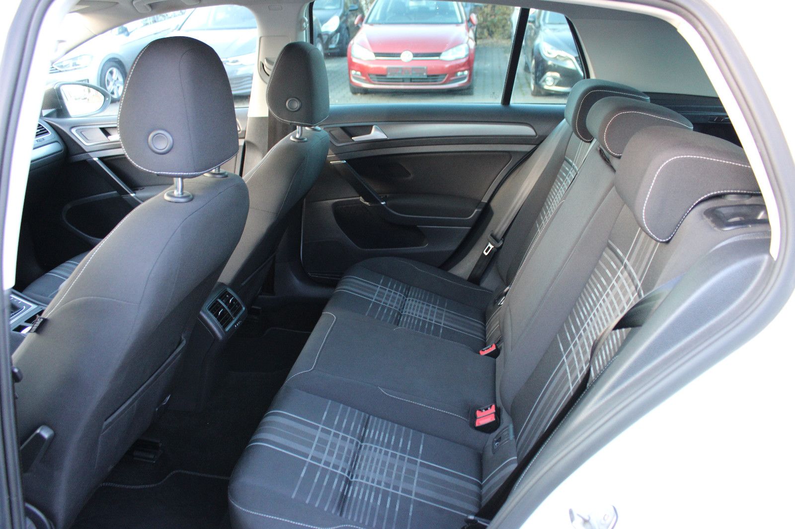 Fahrzeugabbildung Volkswagen Golf 2.0 TDI LOUNGE Navi,PDC,SHZ,Xenon.