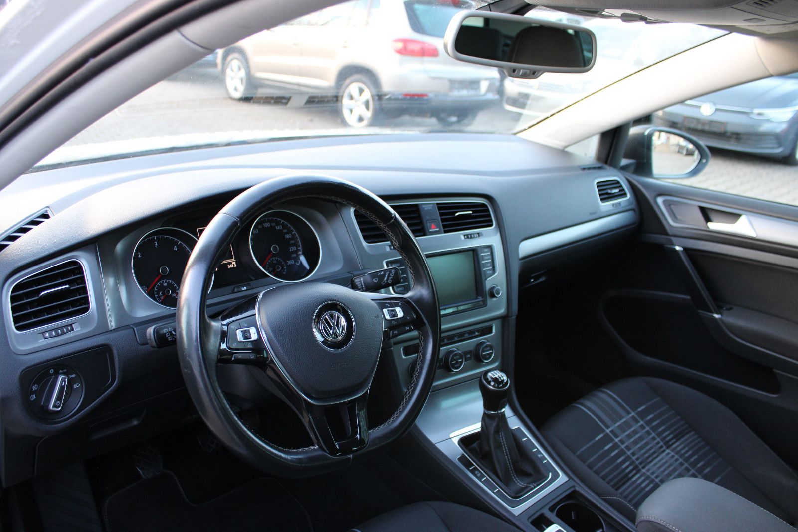 Fahrzeugabbildung Volkswagen Golf 2.0 TDI LOUNGE Navi,PDC,SHZ,Xenon.