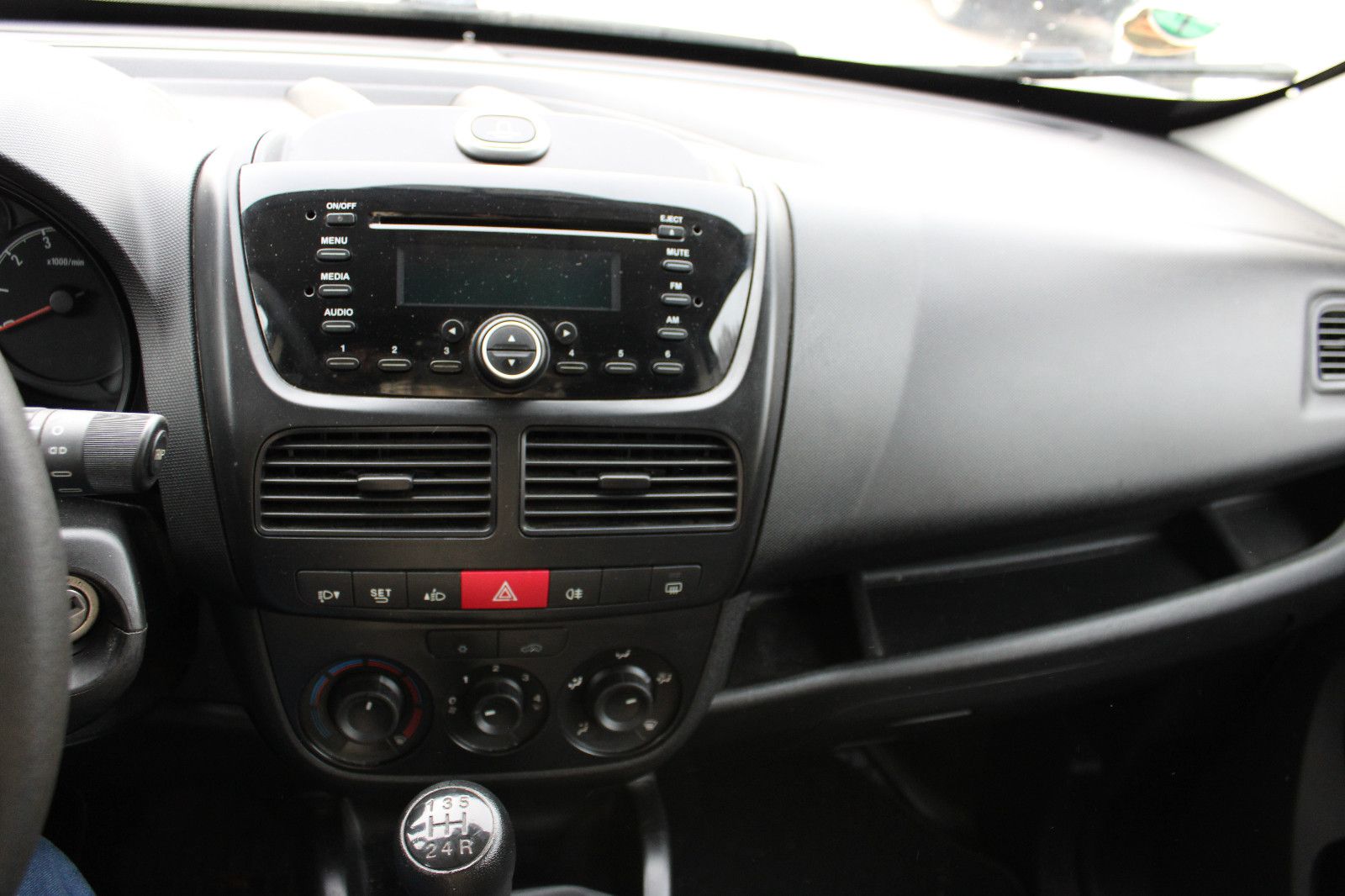 Fahrzeugabbildung Opel Combo Kasten Klima