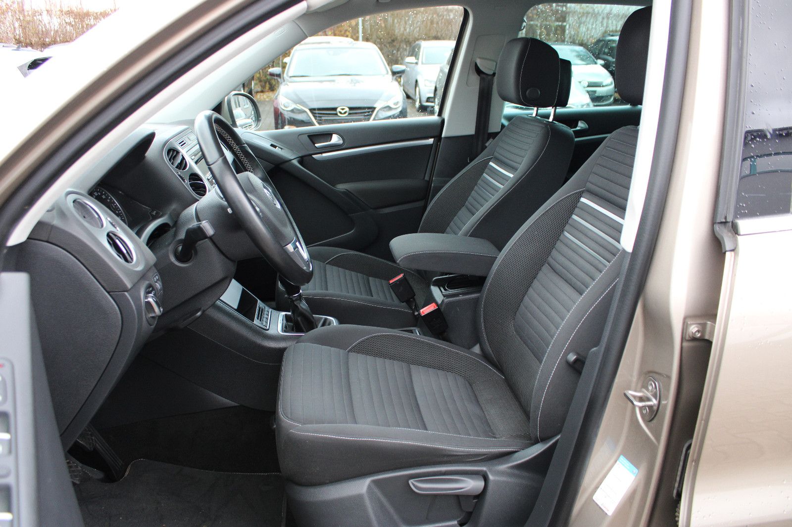 Fahrzeugabbildung Volkswagen Tiguan 1.4 TSI 4MOTION CUP Sport & Style