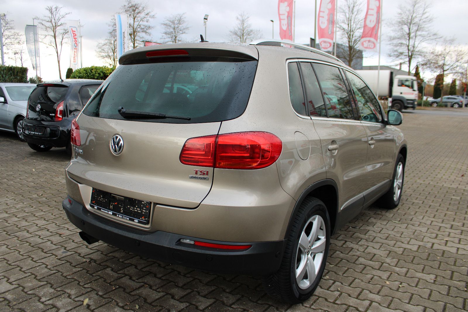 Fahrzeugabbildung Volkswagen Tiguan 1.4 TSI 4MOTION CUP Sport & Style
