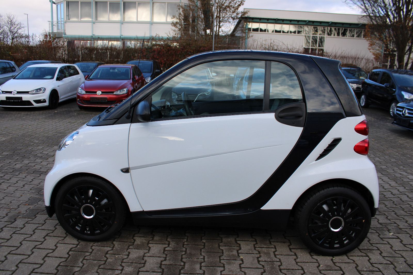 Fahrzeugabbildung Smart ForTwo coupé 1.0 Klima