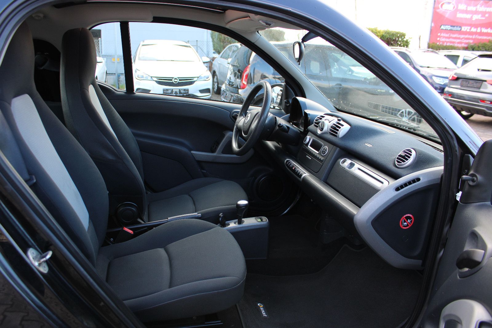 Fahrzeugabbildung Smart ForTwo coupé 1.0 Klima