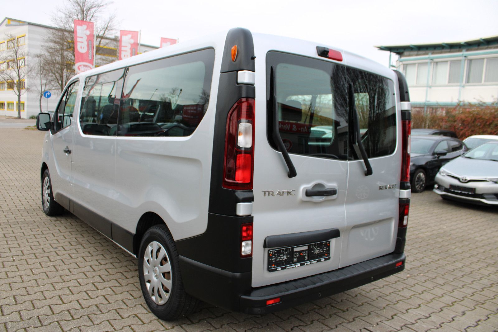Fahrzeugabbildung Renault Trafic L2H1 9.Sitzer Kamera,PDC,Klima