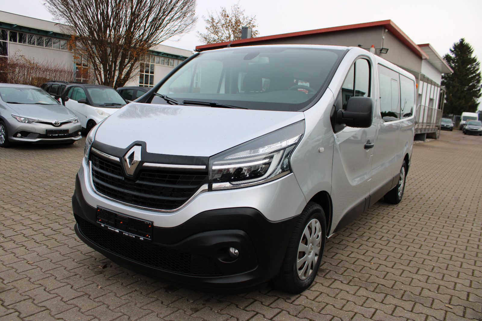 Fahrzeugabbildung Renault Trafic L2H1 9.Sitzer Kamera,PDC,LED