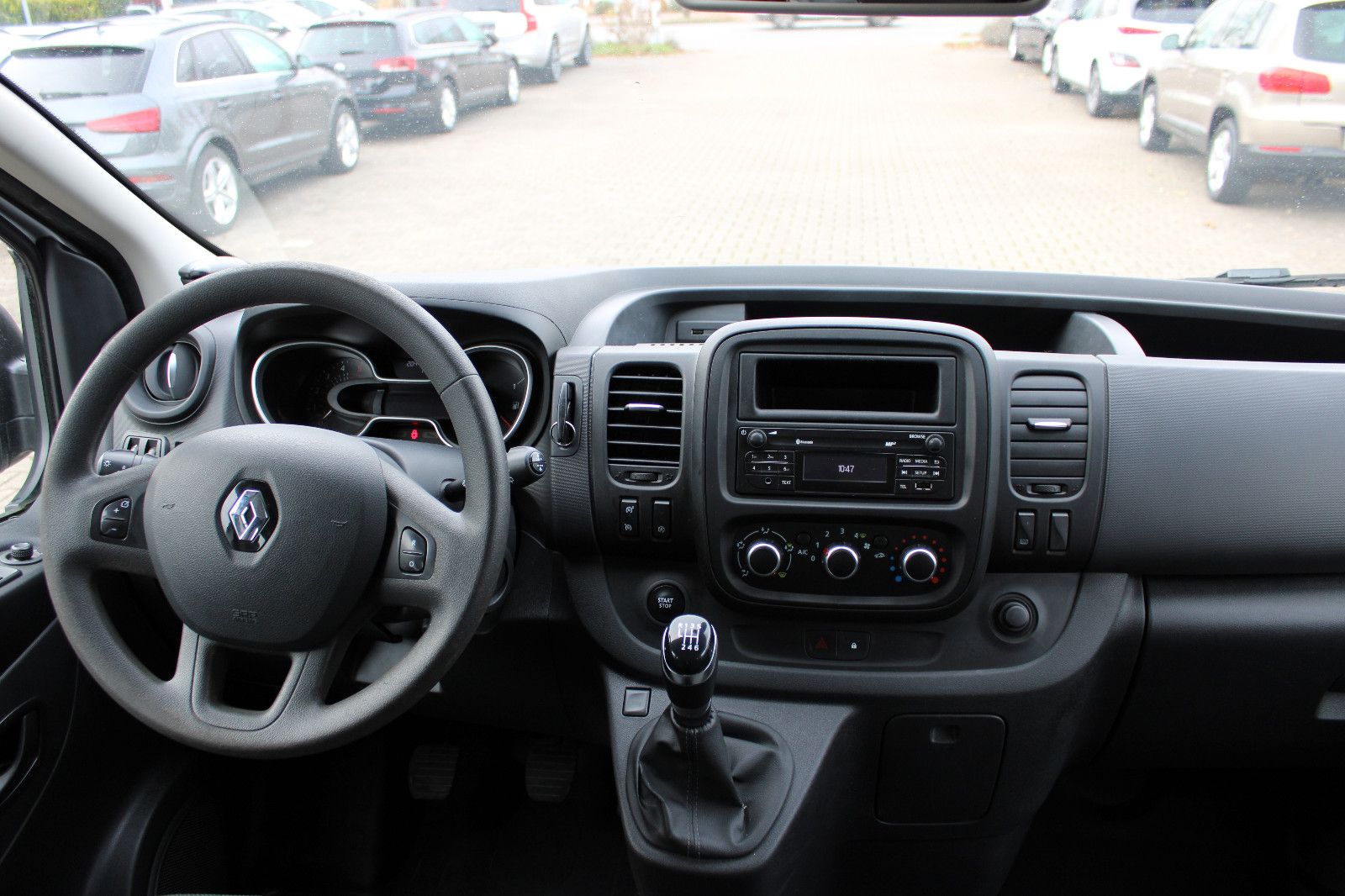 Fahrzeugabbildung Renault Trafic L2H1 9.Sitzer Kamera,PDC,LED