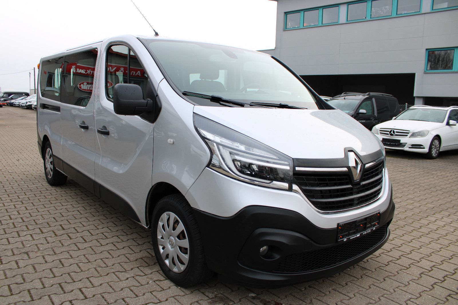 Fahrzeugabbildung Renault Trafic L2H1 9.Sitzer Kamera,PDC,LED