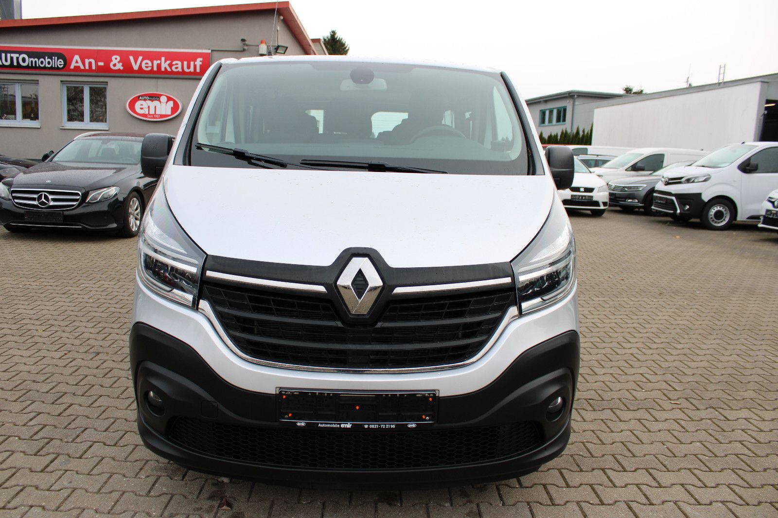 Fahrzeugabbildung Renault Trafic L2H1 9.Sitzer Kamera,PDC,LED