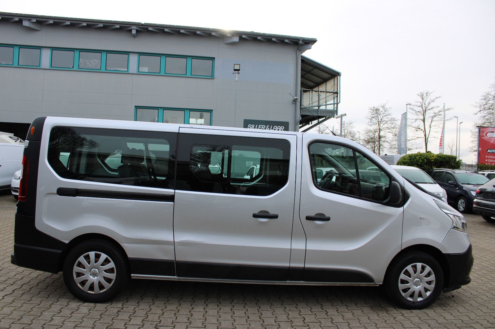 Fahrzeugabbildung Renault Trafic L2H1 9.Sitzer Kamera,PDC,LED