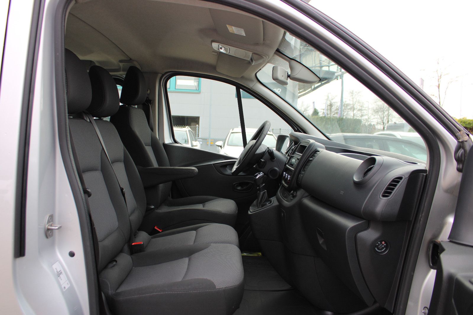 Fahrzeugabbildung Renault Trafic L2H1 9.Sitzer Kamera,PDC,LED