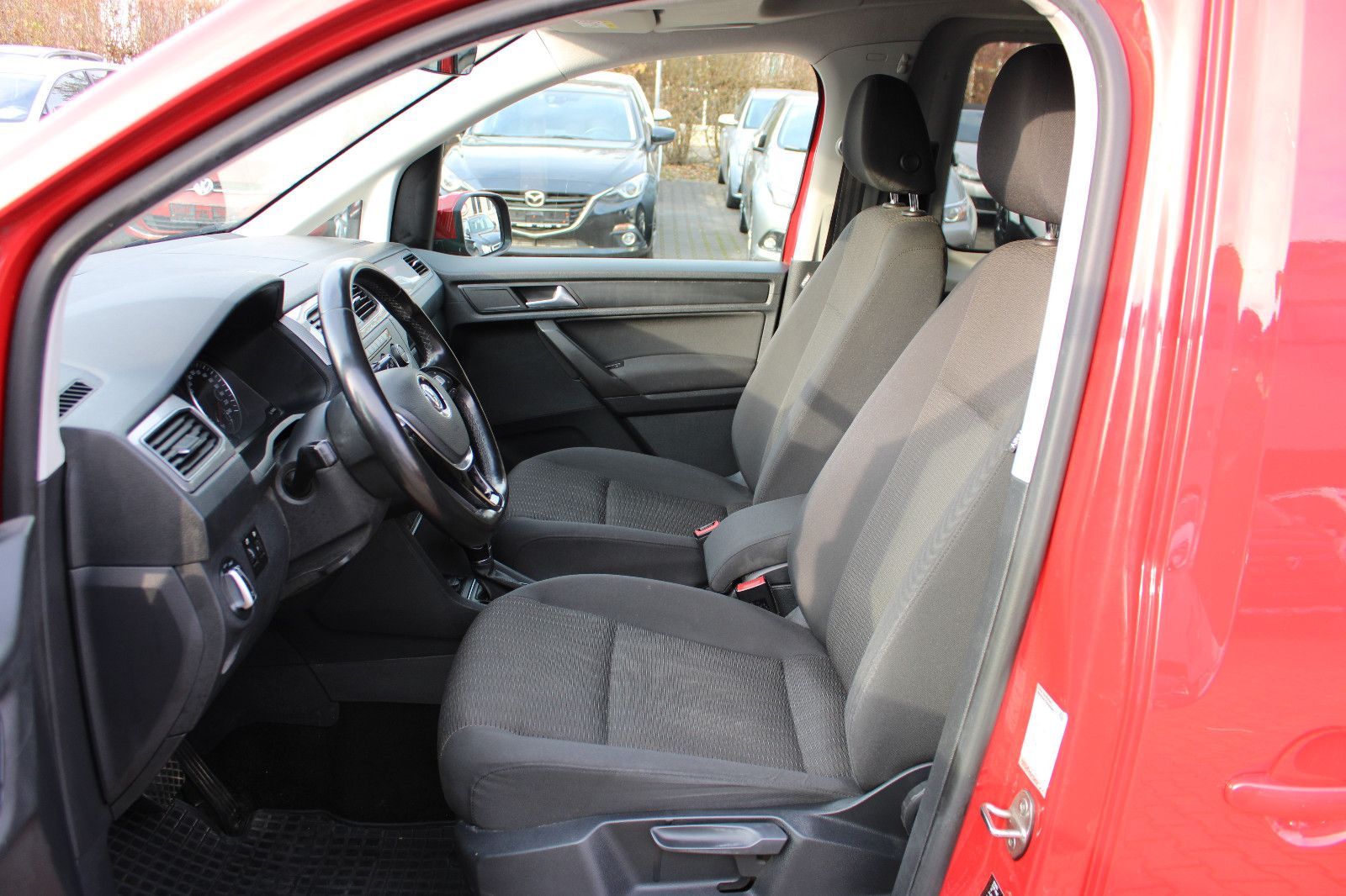 Fahrzeugabbildung Volkswagen Caddy 1,4TGI CNG DSG 5-Sitzer PDC,LED,Apple