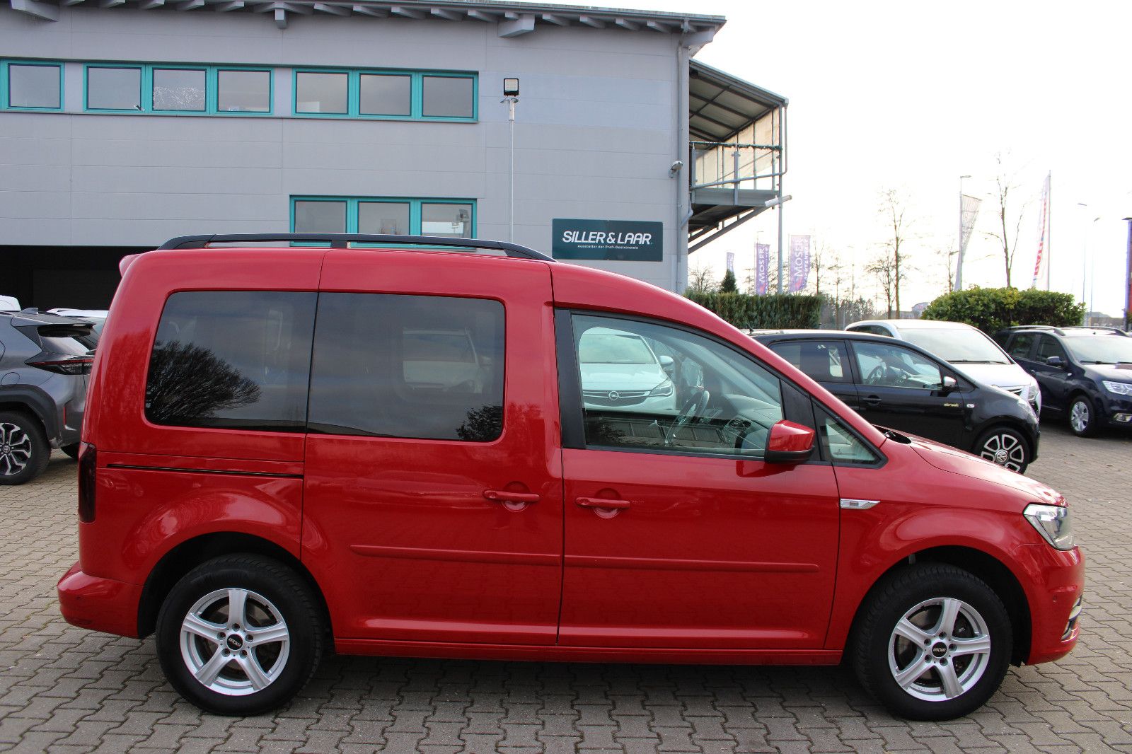 Fahrzeugabbildung Volkswagen Caddy 1,4TGI CNG DSG 5-Sitzer PDC,LED,Apple